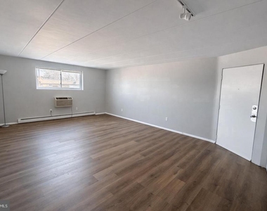 403 N Newberry Street - Photo Thumbnail 4
