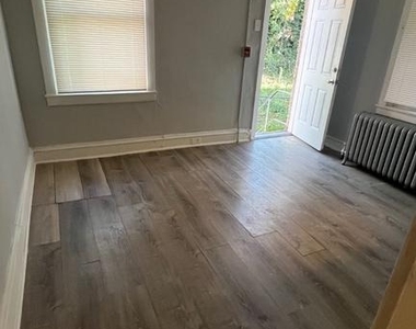 5241 Oxford Avenue - Photo Thumbnail 2
