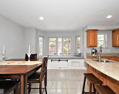 919 N American Street - Photo Thumbnail 9