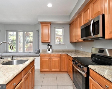 919 N American Street - Photo Thumbnail 12