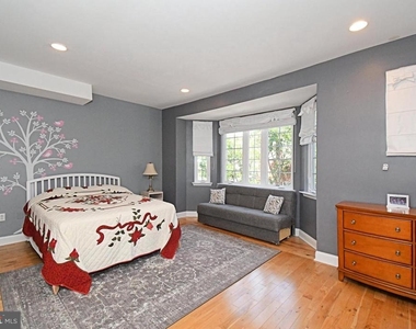 919 N American Street - Photo Thumbnail 17
