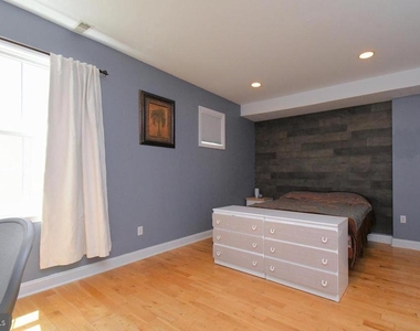 919 N American Street - Photo Thumbnail 13