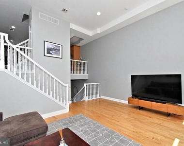 919 N American Street - Photo Thumbnail 6