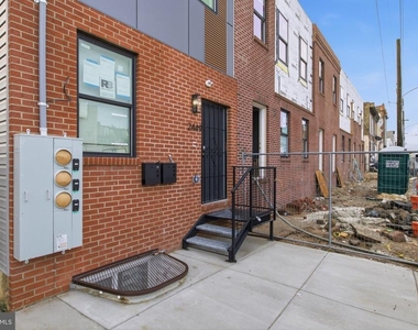 2449 N 6th Street - Photo Thumbnail 4