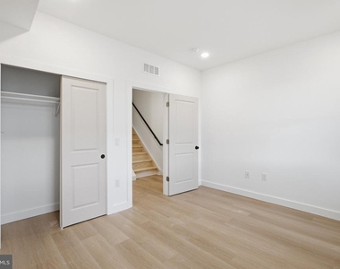 2449 N 6th Street - Photo Thumbnail 10