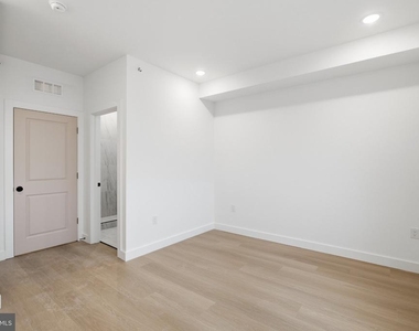 2449 N 6th Street - Photo Thumbnail 12