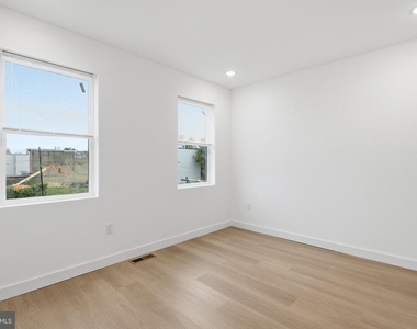 2449 N 6th Street - Photo Thumbnail 17