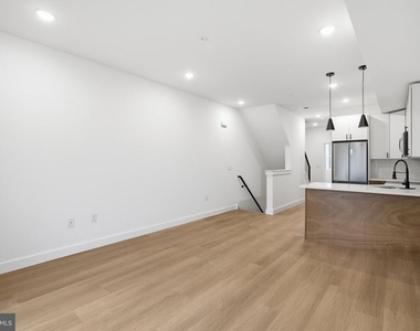 2449 N 6th Street - Photo Thumbnail 7