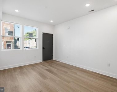2613 N 12th Street - Photo Thumbnail 6