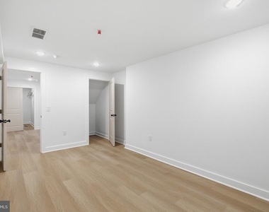 2613 N 12th Street - Photo Thumbnail 15