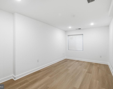 2613 N 12th Street - Photo Thumbnail 16