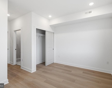 731 W Huntingdon Street - Photo Thumbnail 12