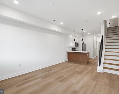 731 W Huntingdon Street - Photo Thumbnail 9