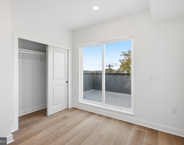 731 W Huntingdon Street - Photo Thumbnail 18