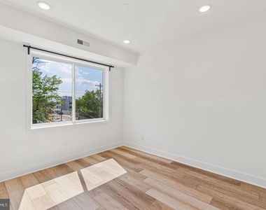 239 S Farragut Street - Photo Thumbnail 14