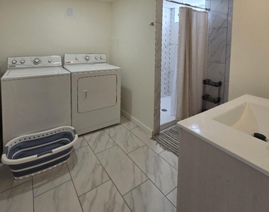 325 N Kendall Avenue - Photo Thumbnail 16