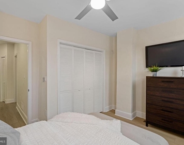 1937 S Lambert Street - Photo Thumbnail 18