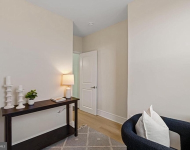1937 S Lambert Street - Photo Thumbnail 3