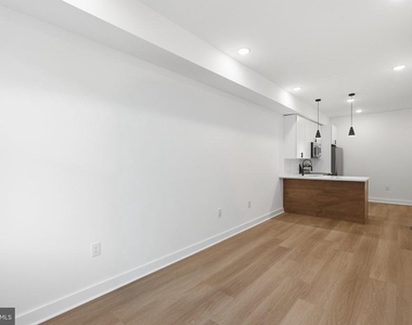 731 W Huntingdon Street - Photo Thumbnail 10