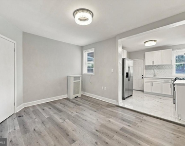 4629 Tampa Street - Photo Thumbnail 6