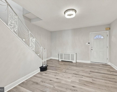 4629 Tampa Street - Photo Thumbnail 4