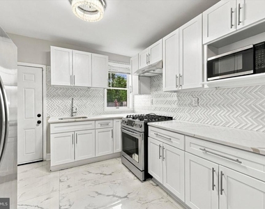 4629 Tampa Street - Photo Thumbnail 7