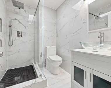 4629 Tampa Street - Photo Thumbnail 9