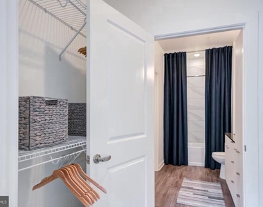 525 N Christopher Columbus Boulevard - Photo Thumbnail 16