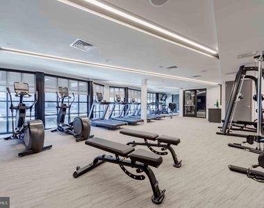 525 N Christopher Columbus Boulevard - Photo Thumbnail 30
