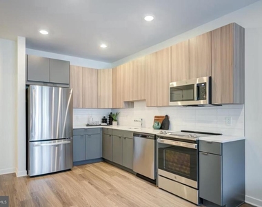 525 N Christopher Columbus Boulevard - Photo Thumbnail 18