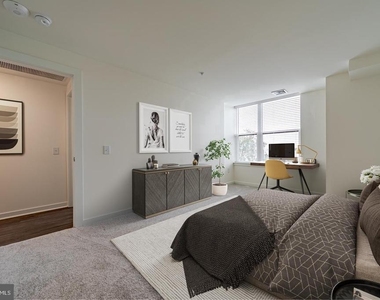 525 N Christopher Columbus Boulevard - Photo Thumbnail 5
