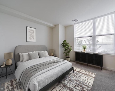525 N Christopher Columbus Boulevard - Photo Thumbnail 4