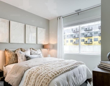 525 N Christopher Columbus Boulevard - Photo Thumbnail 14