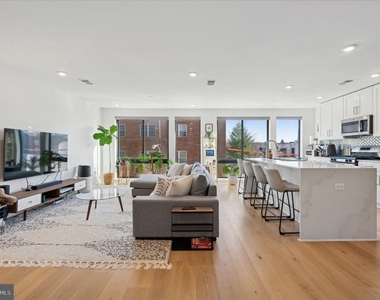 1316 N Franklin Street - Photo Thumbnail 1