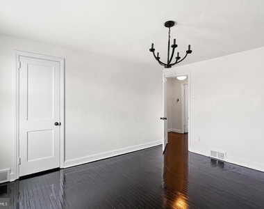 7675 Overbrook Avenue - Photo Thumbnail 9