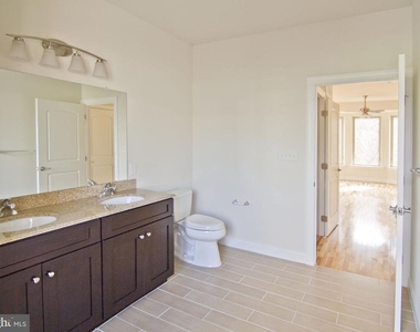1142 N Hope Street - Photo Thumbnail 6