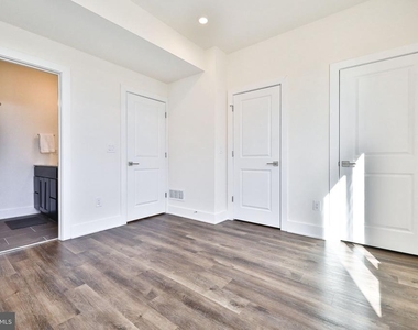 1709 S 4th Street - Photo Thumbnail 9