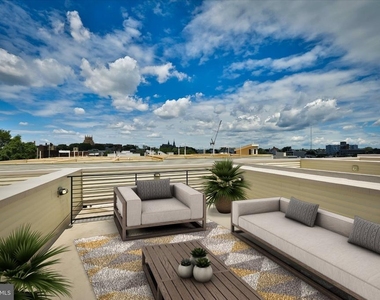 2607 Emerald Street - Photo Thumbnail 2