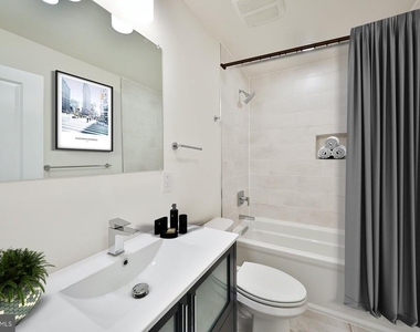 2607 Emerald Street - Photo Thumbnail 5