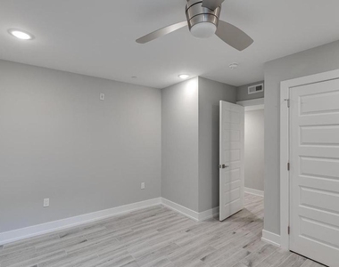 1309 S 52nd Street - Photo Thumbnail 12