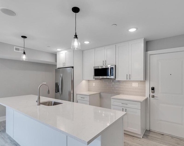 1309 S 52nd Street - Photo Thumbnail 3