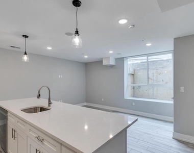 1309 S 52nd Street - Photo Thumbnail 4