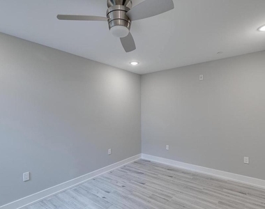 1309 S 52nd Street - Photo Thumbnail 14