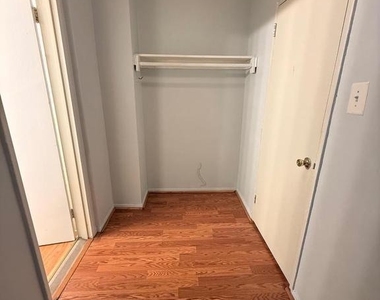 2101 Chestnut Street - Photo Thumbnail 7
