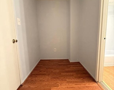 2101 Chestnut Street - Photo Thumbnail 8