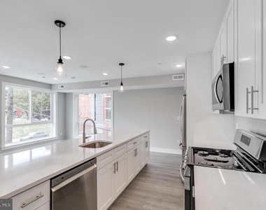 1309 S 52nd Street - Photo Thumbnail 6