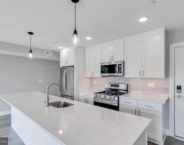 1309 S 52nd Street - Photo Thumbnail 5