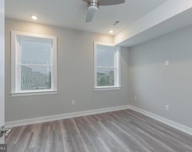 137 W Huntingdon Street - Photo Thumbnail 14