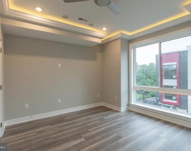 137 W Huntingdon Street - Photo Thumbnail 1