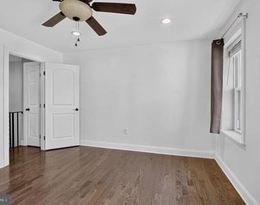 2147 E Hagert Street - Photo Thumbnail 21